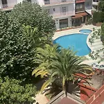 Ukulele Trimar With Swimming Pool & Parking Apartamento