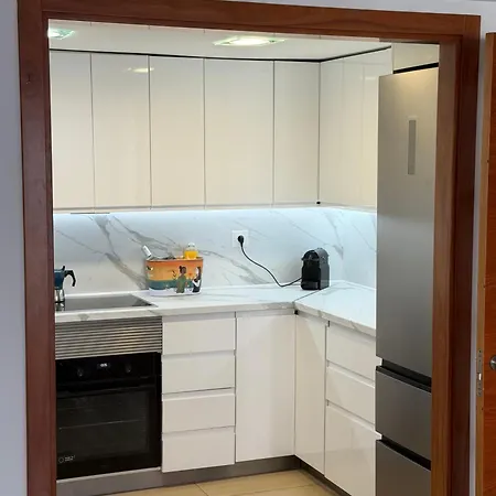 아파트 Ukulele Trimar With Swimming Pool & Parking